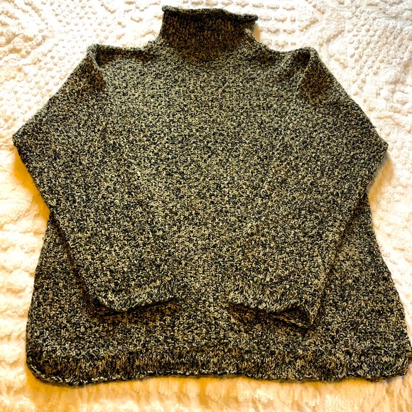 Tribeca turtleneck sweater, OSFA, Black and Tan - Picture 4 of 4